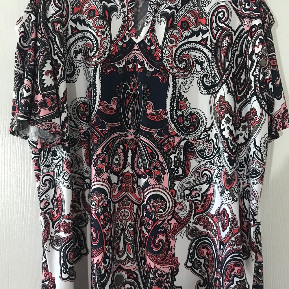 Top - Picture 2 of 2